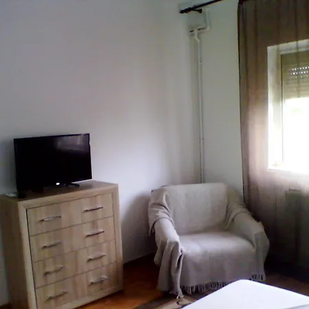 Ina Habitación en casa particular